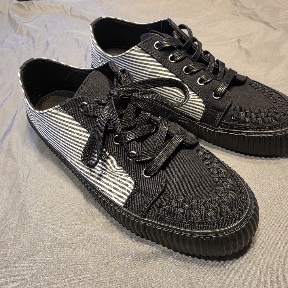T.U.K. Black and White Men's Casual Sneakers